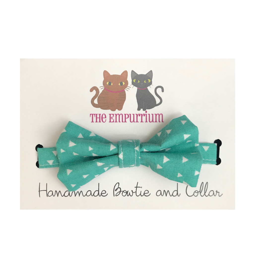 Empurrium Handmade Bowtie & Collar